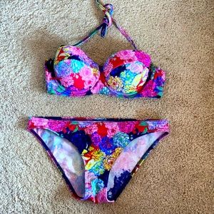 ASOS floral bikini 👙
